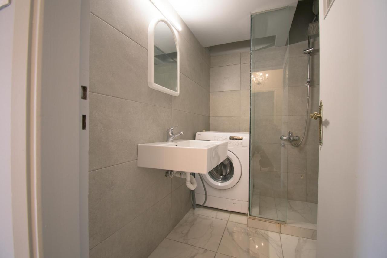 Central Cozy Flat ! Apartment เอเธนส์ ภายนอก รูปภาพ