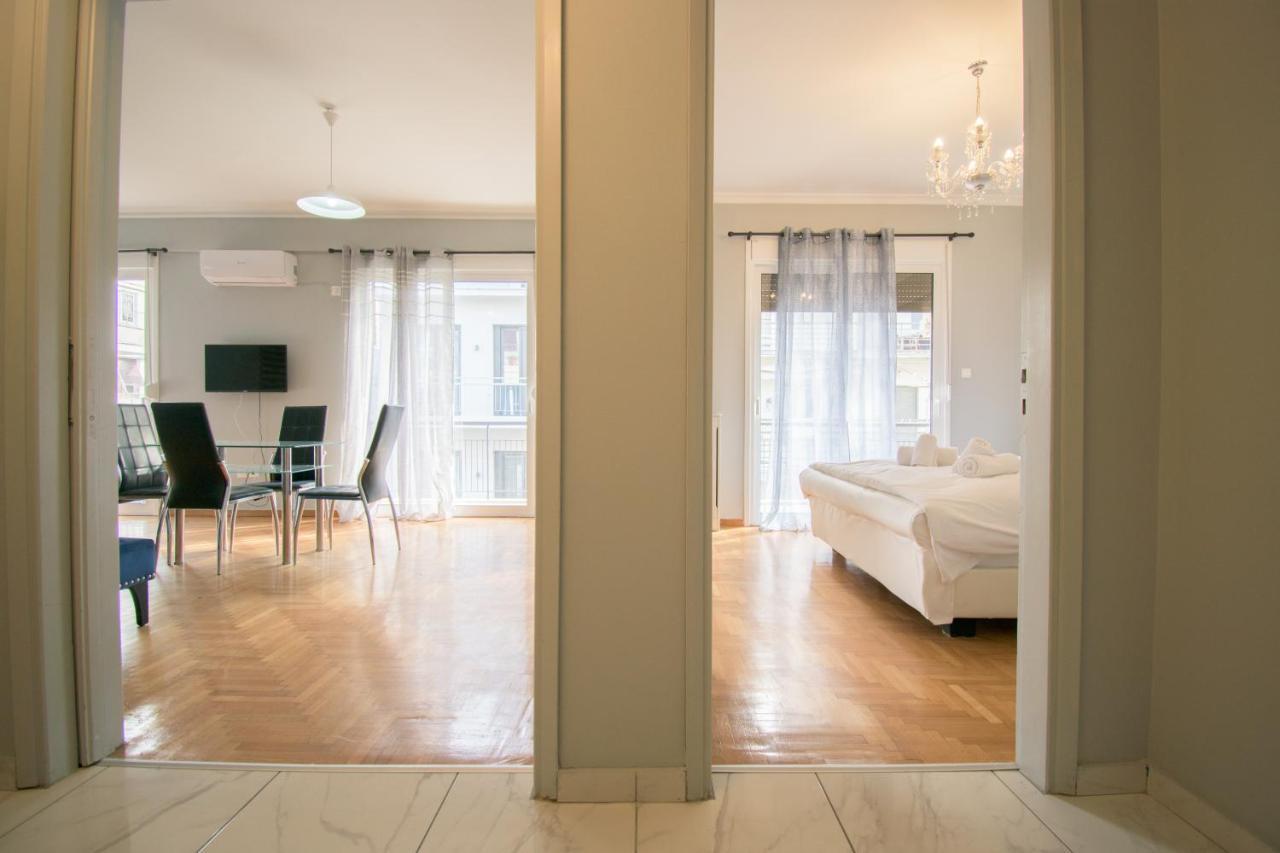 Central Cozy Flat ! Apartment เอเธนส์ ภายนอก รูปภาพ