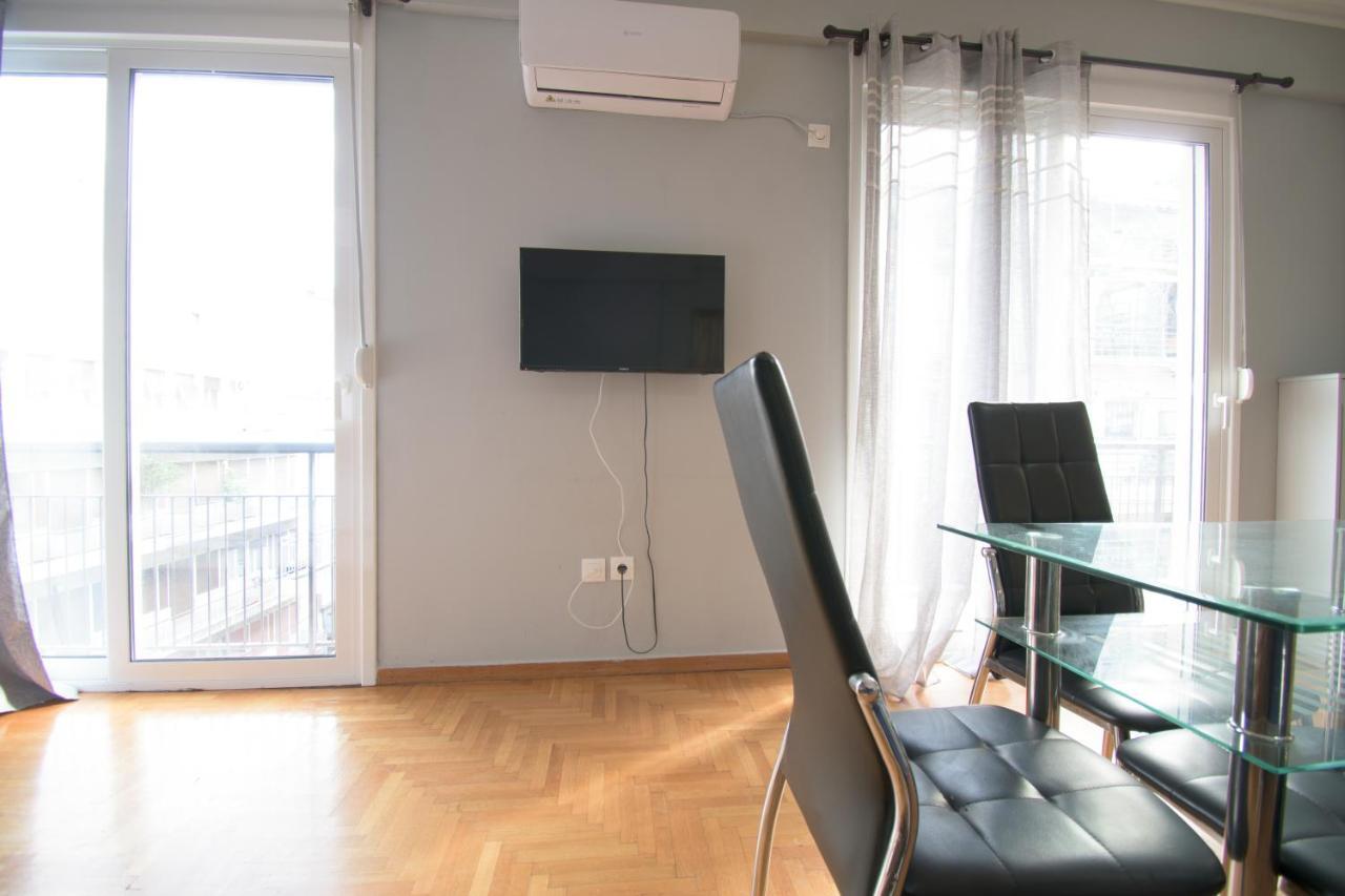 Central Cozy Flat ! Apartment เอเธนส์ ภายนอก รูปภาพ