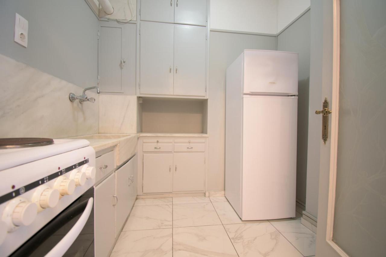 Central Cozy Flat ! Apartment เอเธนส์ ภายนอก รูปภาพ