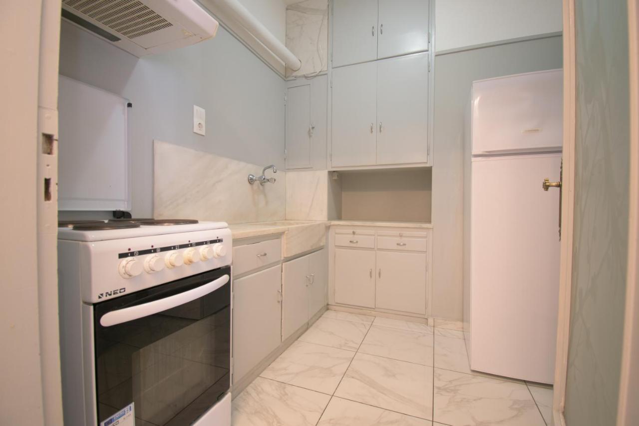 Central Cozy Flat ! Apartment เอเธนส์ ภายนอก รูปภาพ